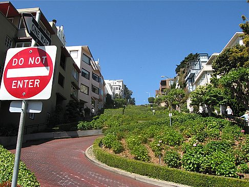  Fotografie von Citysam  Blick vom Fuß der Straße